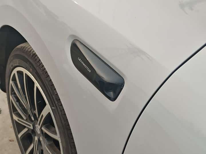 Фото 7 - Leapmotor B01