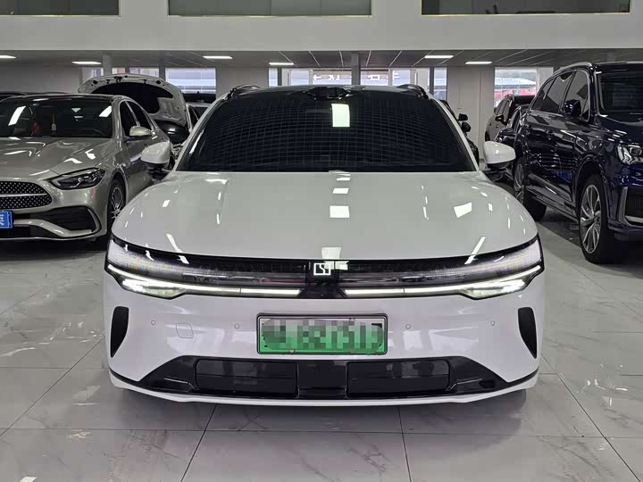 Фото 2 - Zeekr 007