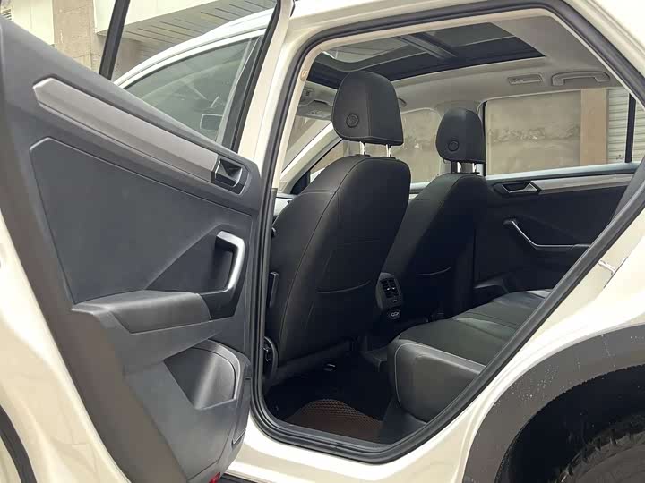 Фото 4 - Volkswagen T-Roc