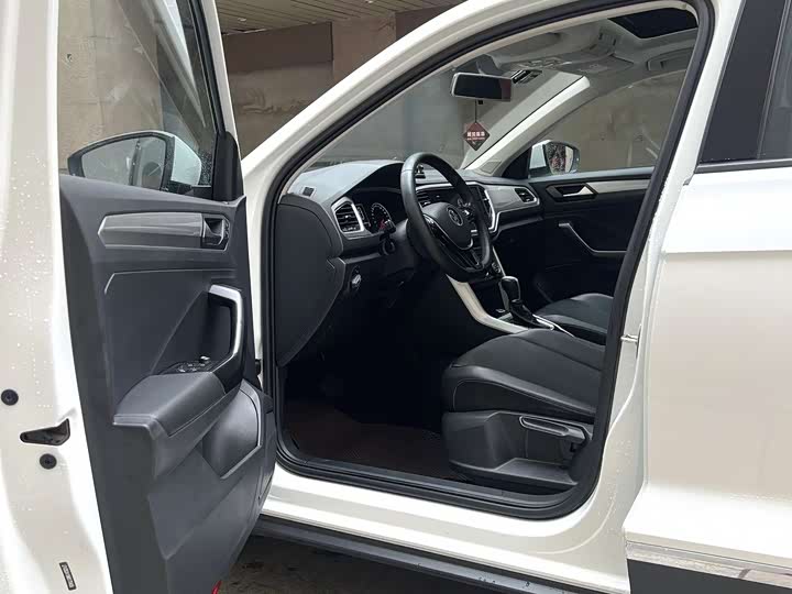 Фото 8 - Volkswagen T-Roc