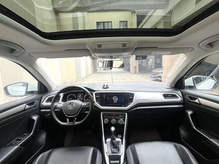 Фото 9 - Volkswagen T-Roc