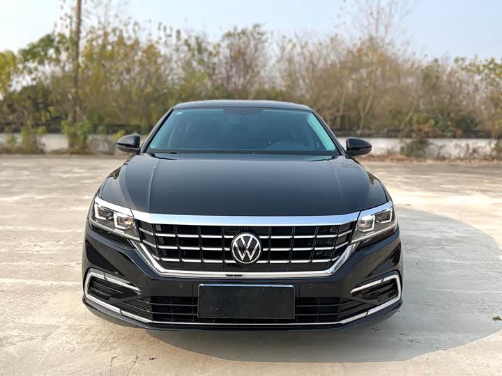 Фото 2 - Volkswagen Passat