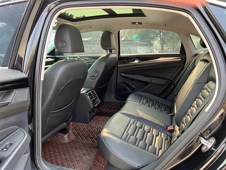 Фото 5 - Volkswagen Passat