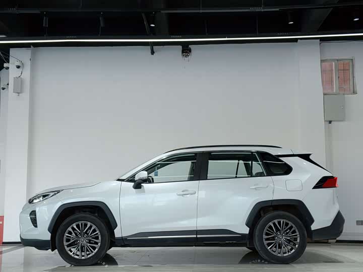 Фото 7 - Toyota Wildlander