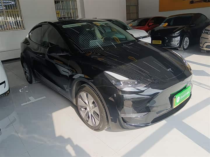 Фото 4 - Tesla Model Y