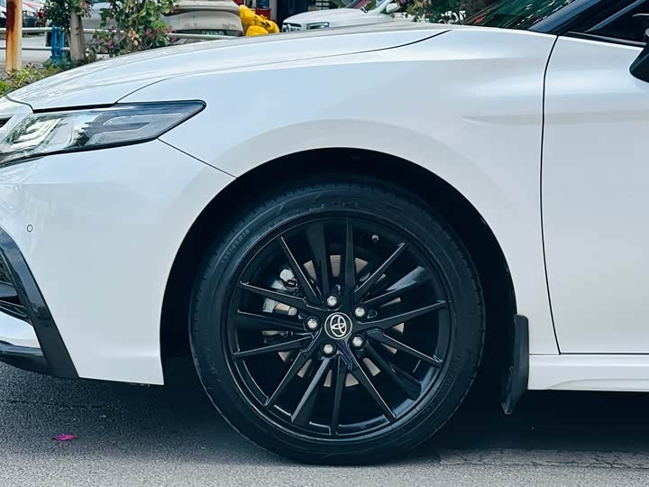 Фото 7 - Toyota Camry