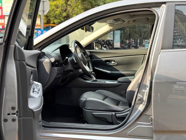 Фото 4 - Nissan Sylphy