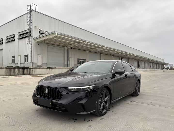 Фото 1 - Honda Inspire