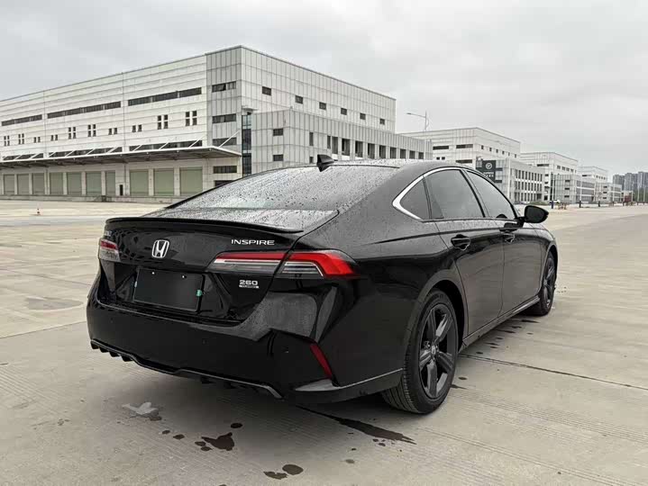 Фото 4 - Honda Inspire