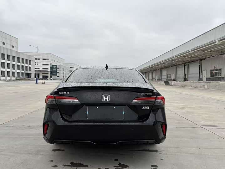 Фото 5 - Honda Inspire