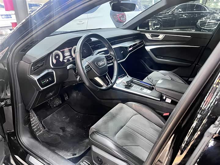 Фото 5 - Audi A6L