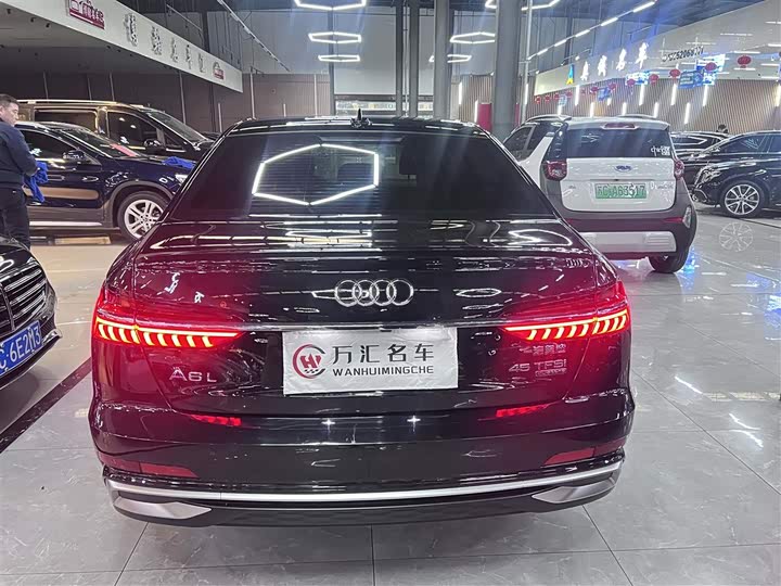 Фото 9 - Audi A6L