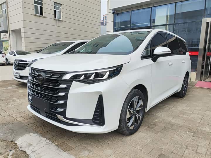 Фото 2 - GAC Trumpchi M6