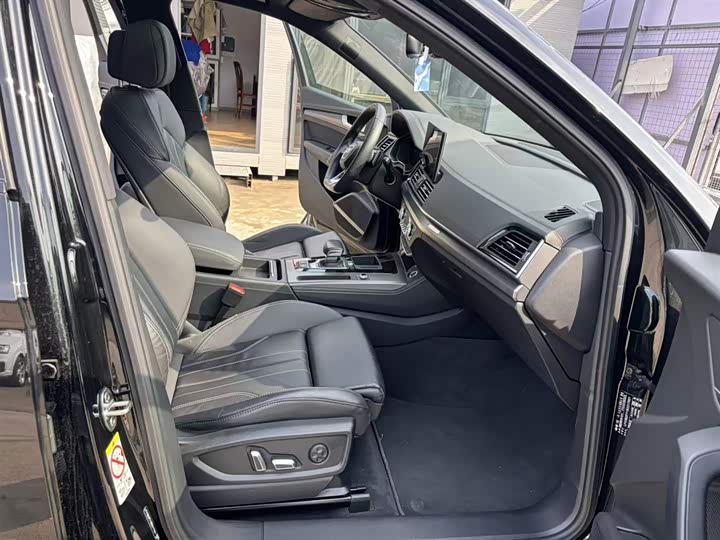 Фото 5 - Audi Q5L