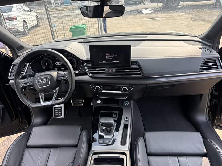 Фото 7 - Audi Q5L