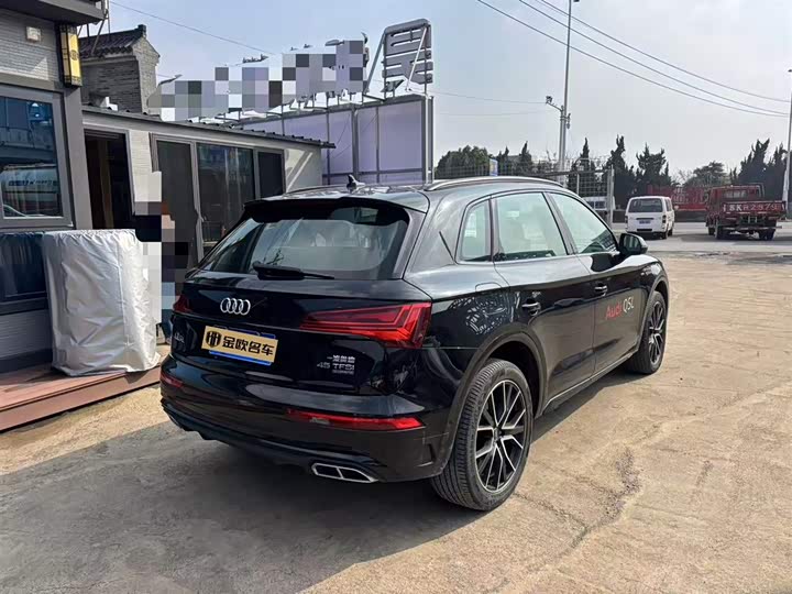 Фото 9 - Audi Q5L