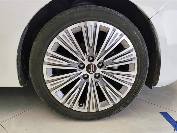 Фото 6 - Hongqi H5