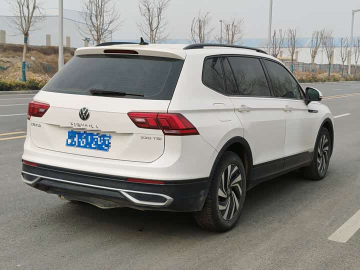 Фото 5 - Volkswagen Tiguan L Pro