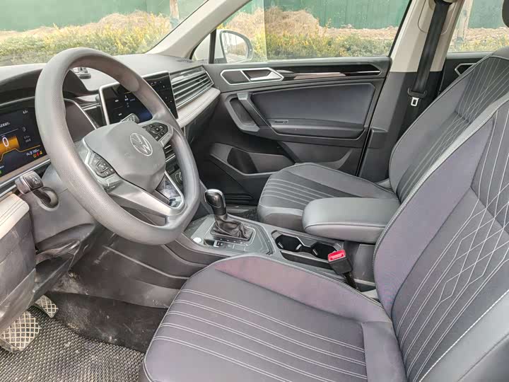 Фото 6 - Volkswagen Tiguan L Pro