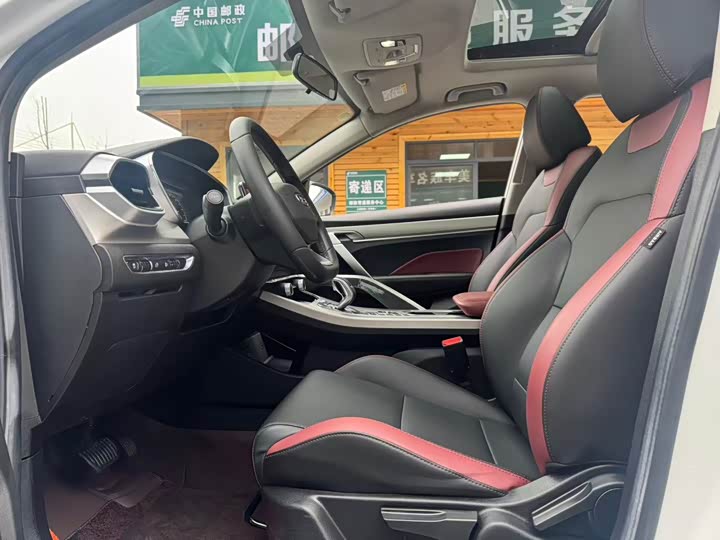 Фото 7 - Geely Coolray