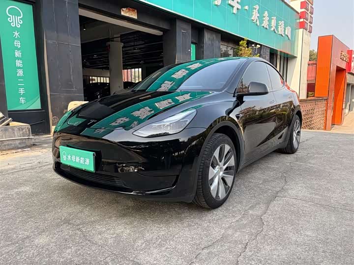 Фото 1 - Tesla Model Y