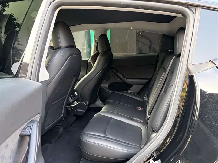 Фото 9 - Tesla Model Y