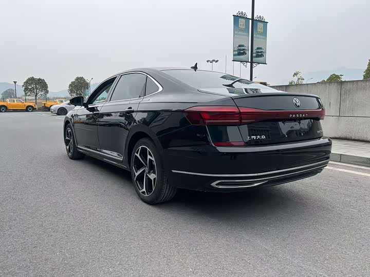 Фото 7 - Volkswagen Passat