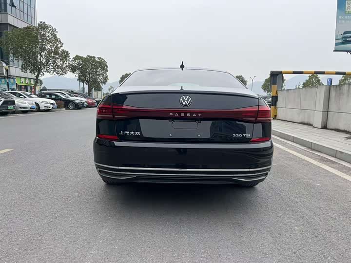 Фото 9 - Volkswagen Passat