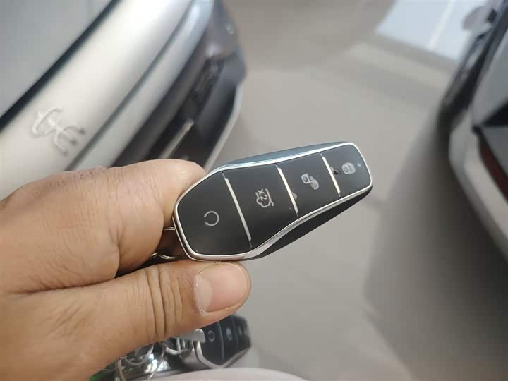 Фото 9 - BYD Qin L