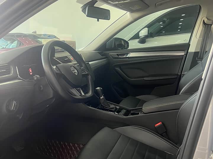 Фото 7 - Skoda Superb