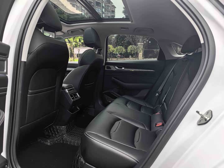 Фото 5 - Geely Preface