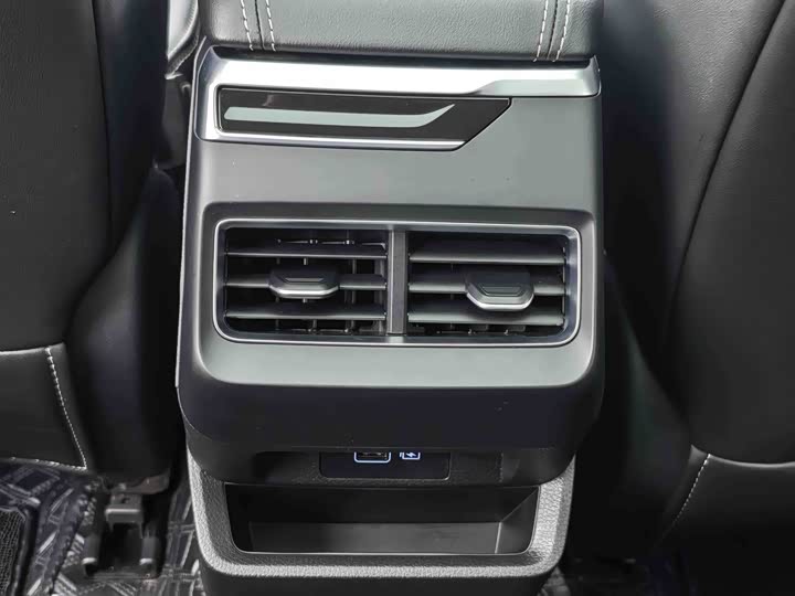 Фото 6 - Geely Preface