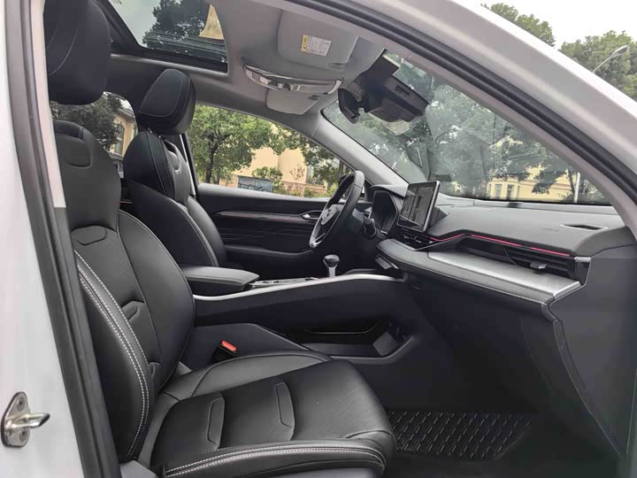 Фото 9 - Geely Preface