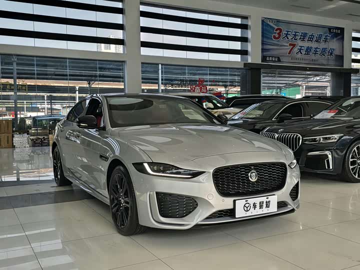 Фото 3 - Jaguar XE L