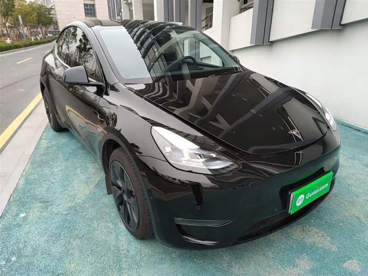 Фото 4 - Tesla Model Y