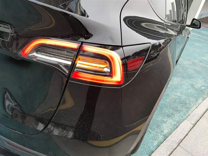 Фото 8 - Tesla Model Y