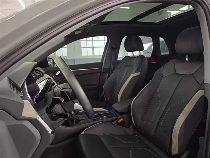 Фото 6 - Audi Q3