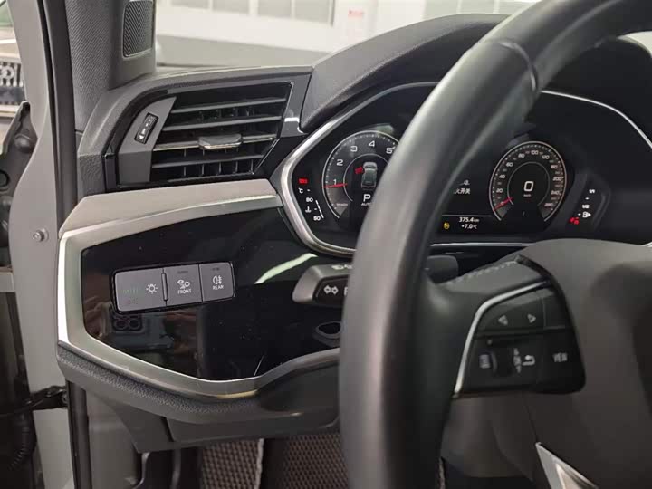 Фото 9 - Audi Q3