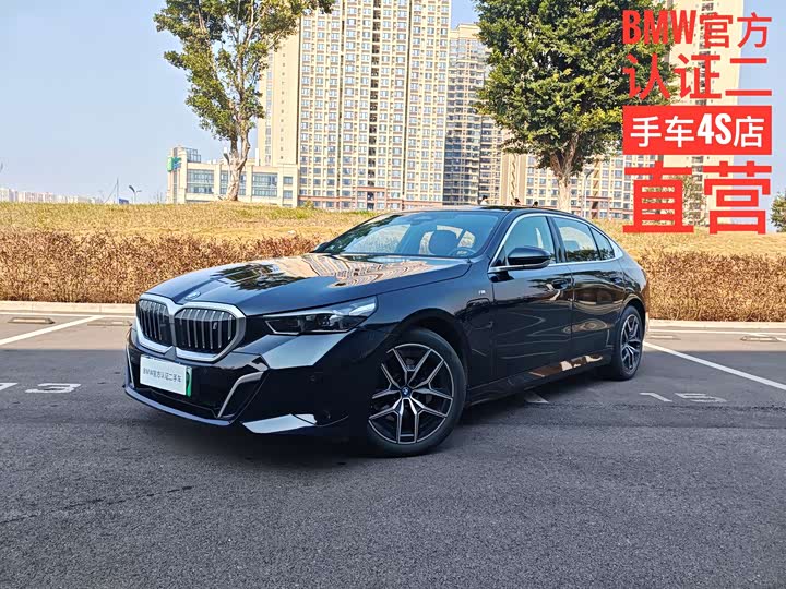 Фото 1 - BMW i5