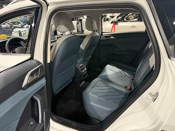 Фото 5 - Volkswagen Tharu