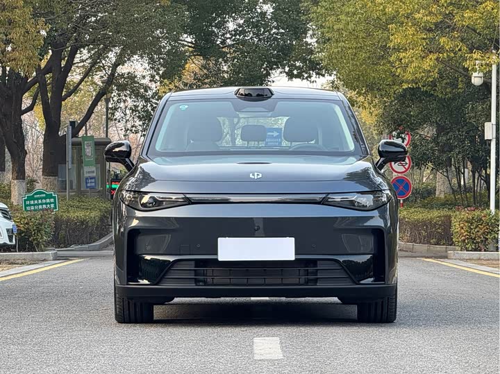 Фото 2 - Leapmotor C10