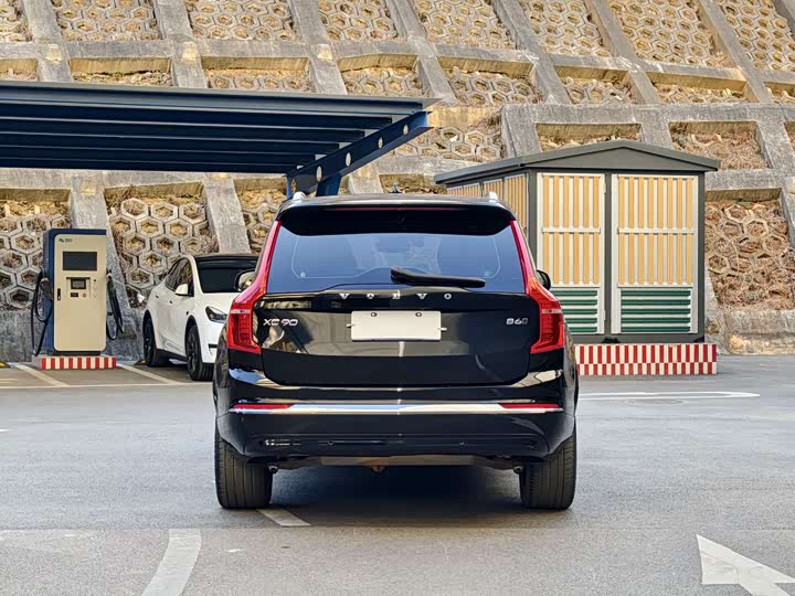 Фото 7 - Volvo XC90