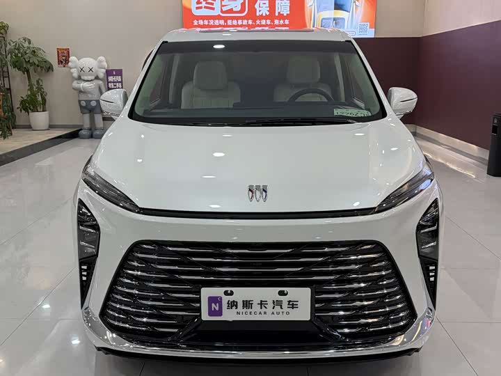 Фото 2 - Buick GL8 ES