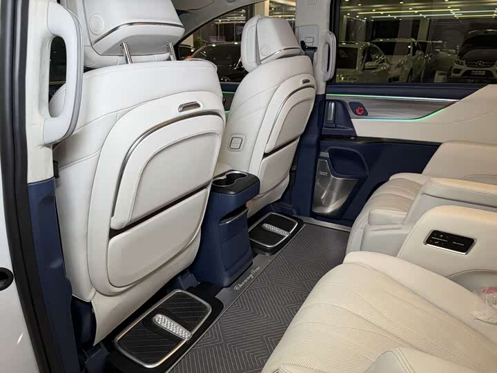 Фото 9 - Buick GL8 ES