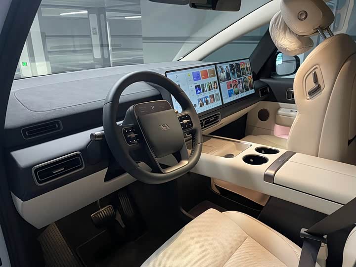 Фото 7 - LiXiang Mega