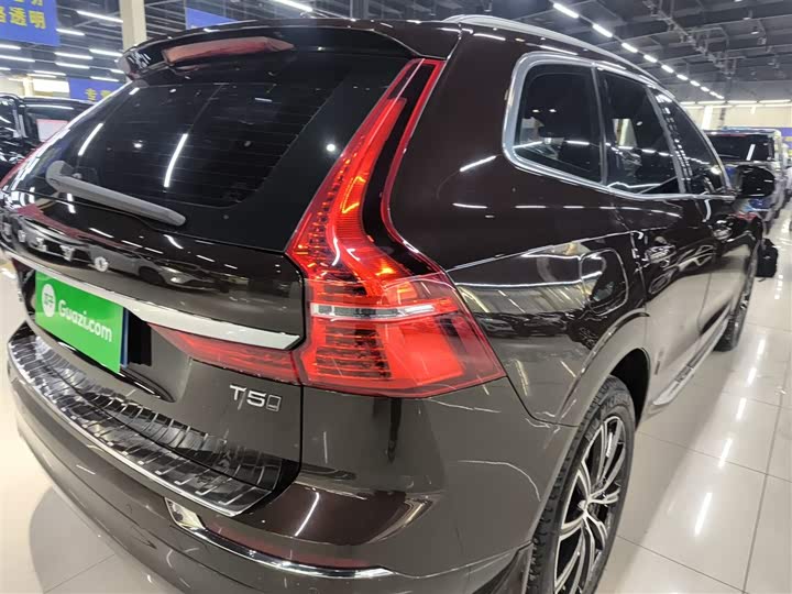 Фото 8 - Volvo XC60