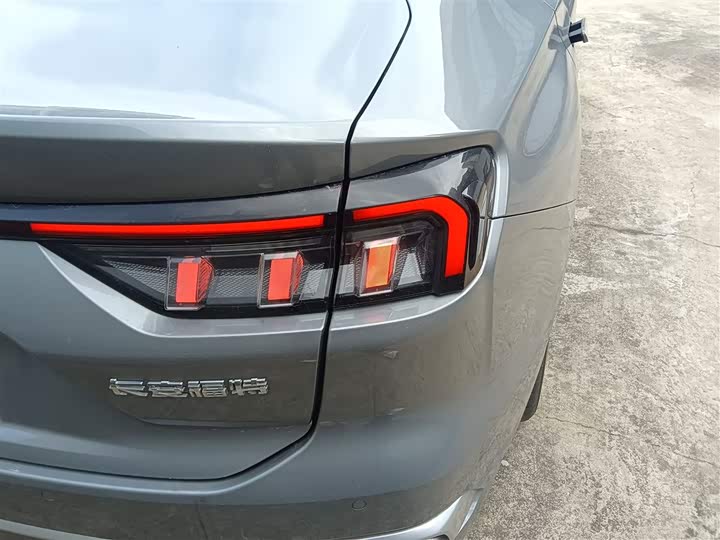 Фото 8 - Ford Mondeo