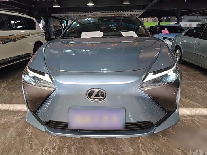 Фото 3 - Lexus RZ