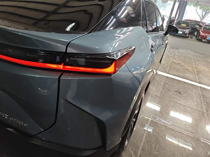 Фото 8 - Lexus RZ