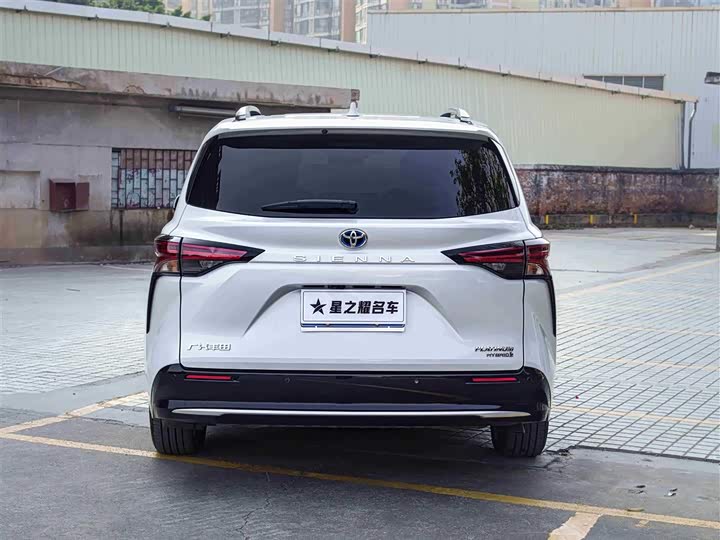 Фото 5 - Toyota Sienna